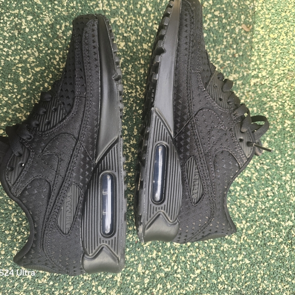 Nike Airmax 90 Black Valentine's Day Edition - Picture 6 of 7